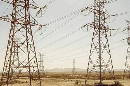 Électricité en Afrique de l’Ouest : le paradoxe de la transition entre crises locales et appétit étranger