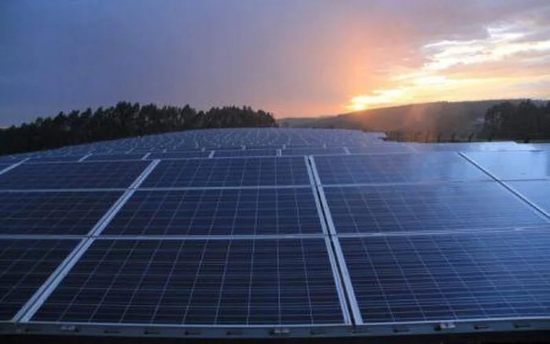Sénégal : entre pression judiciaire sur TotalEnergies et essor solaire local