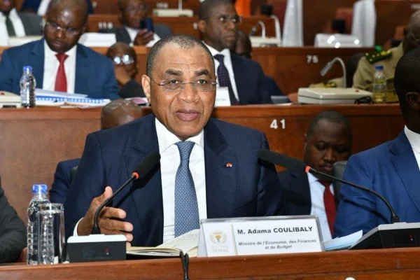 Côte d’Ivoire : cap sur 6,8 % de croissance, mais la dette reste un défi