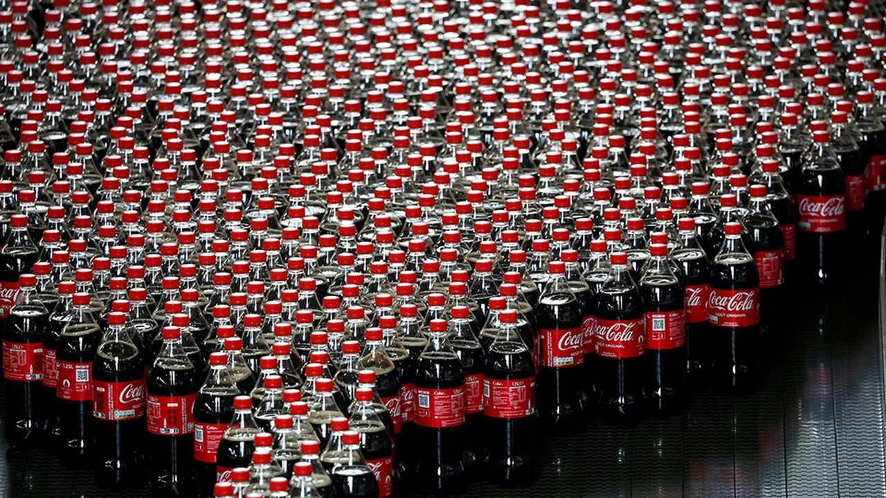 Coca-Cola injecte 1,28 milliard $ en Égypte : quelles leçons pour l’Afrique de l’Ouest ?