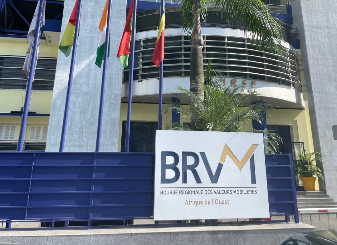 BRVM atteint de nouveaux sommets : SONATEL et les banques tirent la cote