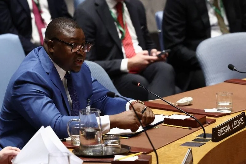 Sierra Leone, nouveau hub des expulsés de la CEDEAO : quels enjeux économiques et diplomatiques ?