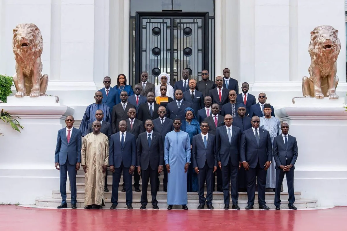 Sénégal et Bénin : réformes institutionnelles entre efficacité et recentralisation