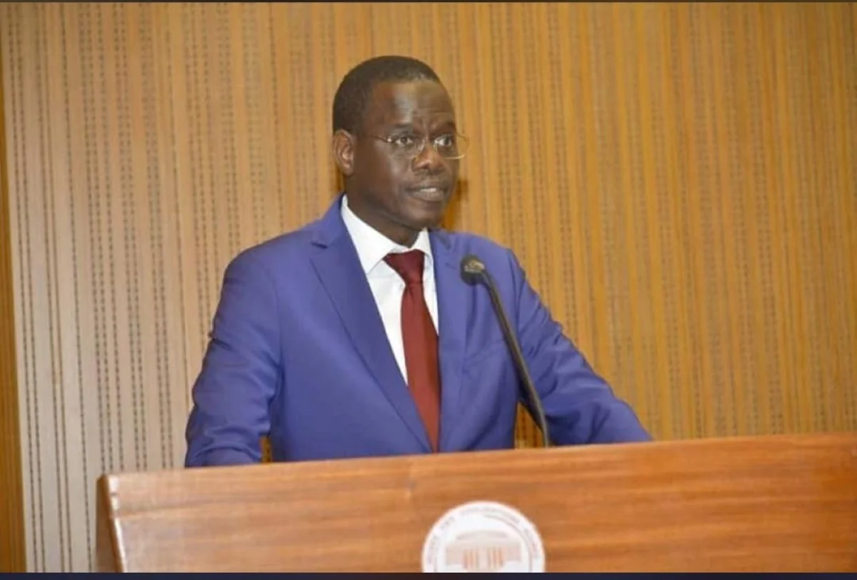 Sénégal : un technocrate de la BCEAO à la tête du gouvernement pour gérer la crise de la dette