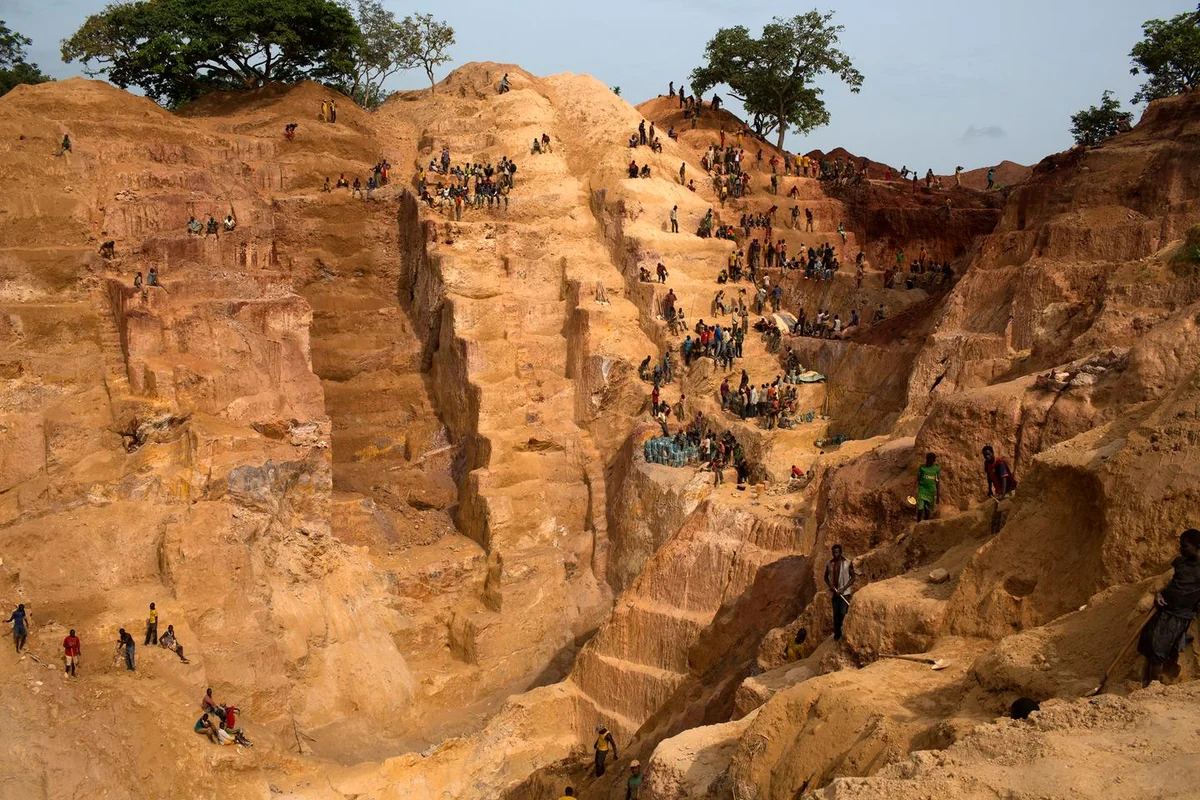 Orpaillage en Afrique de l'Ouest : la répression face à l'économie souterraine