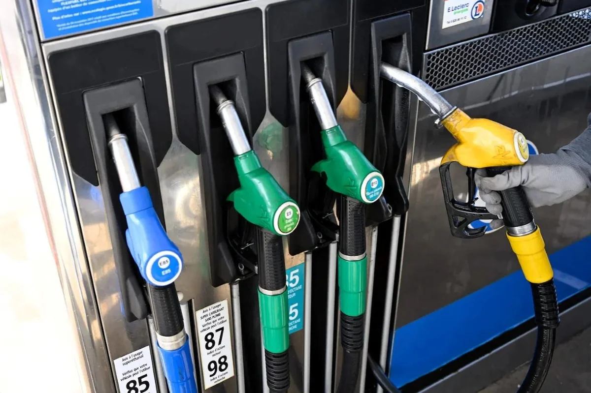 Sénégal : le gel des prix du carburant, un pari budgétaire de plus en plus risqué