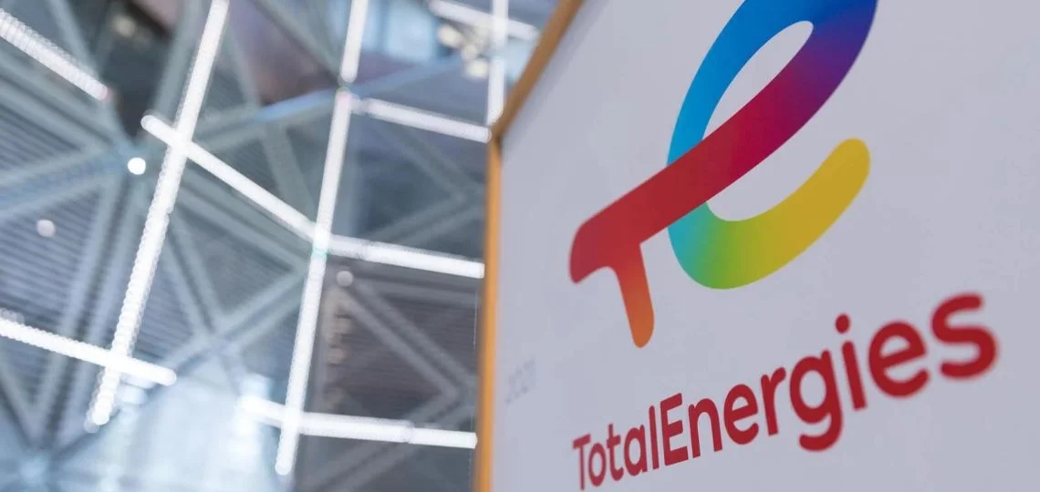 TotalEnergies se désengage du solaire distribué européen : quel signal pour l’Afrique de l’Ouest ?
