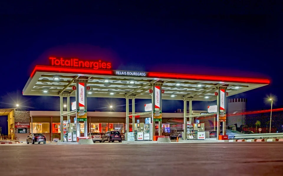 TotalEnergies allie gaz et solaire au Mozambique : un signal pour l'Afrique de l'Ouest