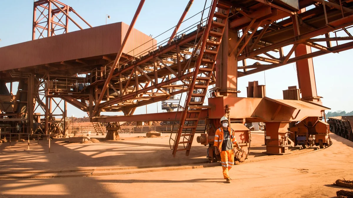 Guinée : la ruée vers la transformation de la bauxite et les promesses de Simandou